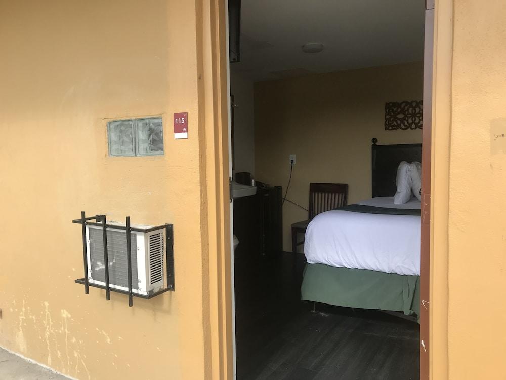 Hotel Belair Orlando Near Florida Mall Oak Ridge ภายนอก รูปภาพ
